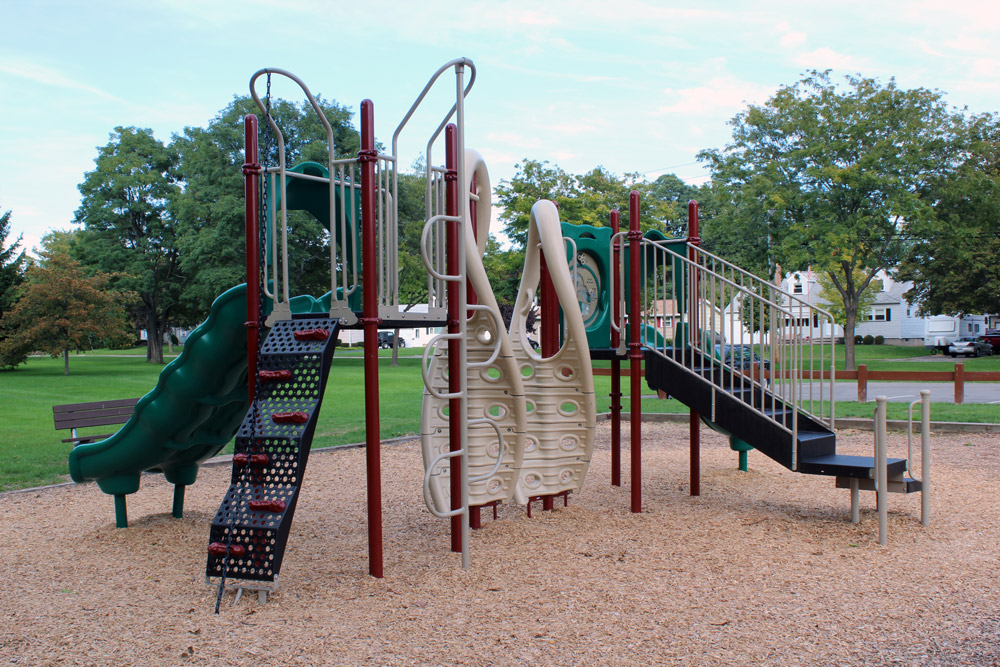 Play structure